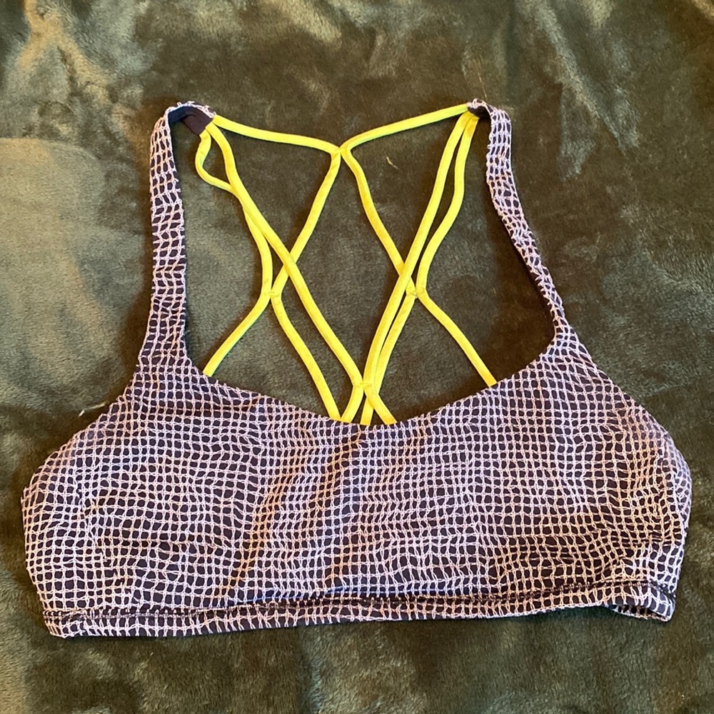 Lululemon sports bra size 6